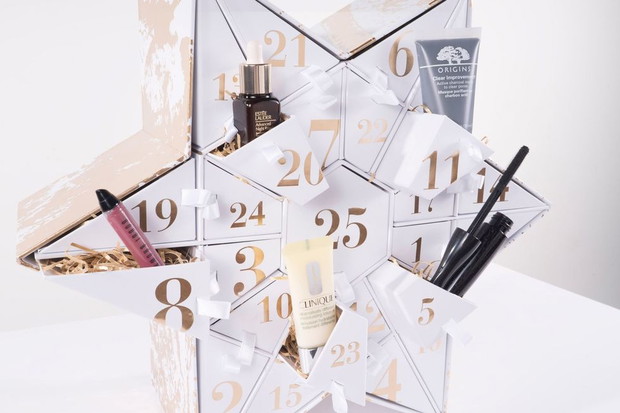 Kalendarz adwentowy Estee Lauder, 600 zł