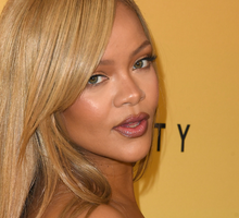 rihanna1-51d8fdb