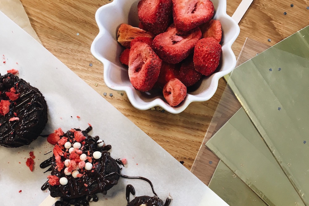 Brownie na patyku będą idealnym prezentem na święta