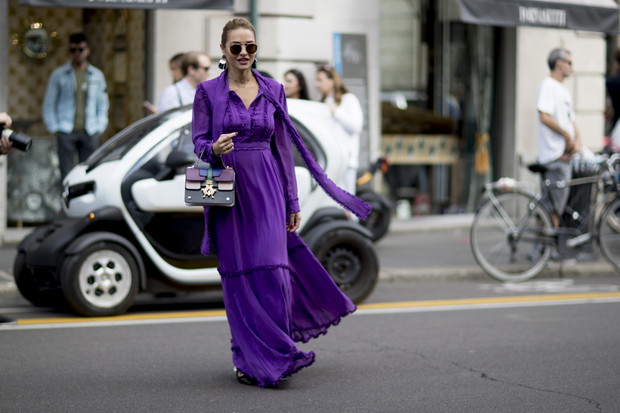O fiolecie mówi się, że jest trudny do ogrania, dlatego jego miłośniczki często stawiają na total look
