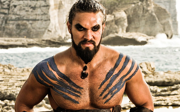 Jason Momoa jako Khal Drogo