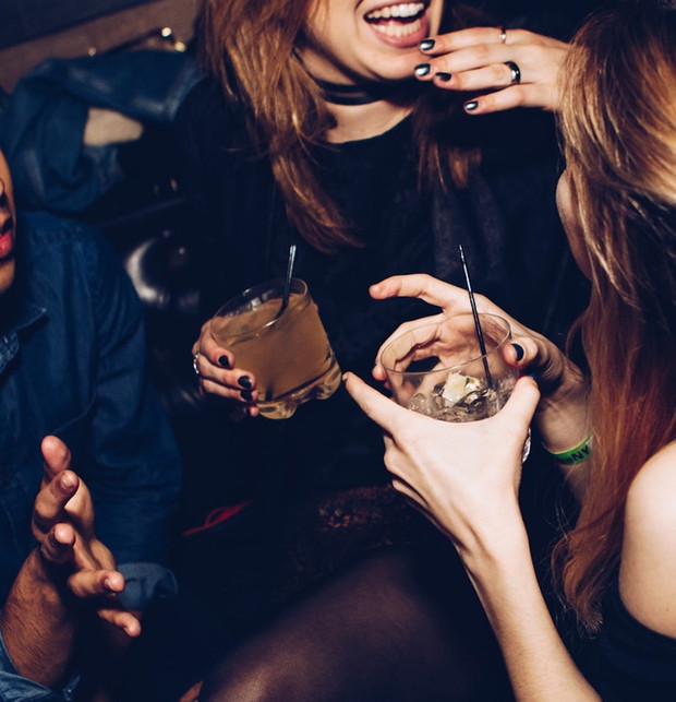Najpierw poznaj więcej koleżanek