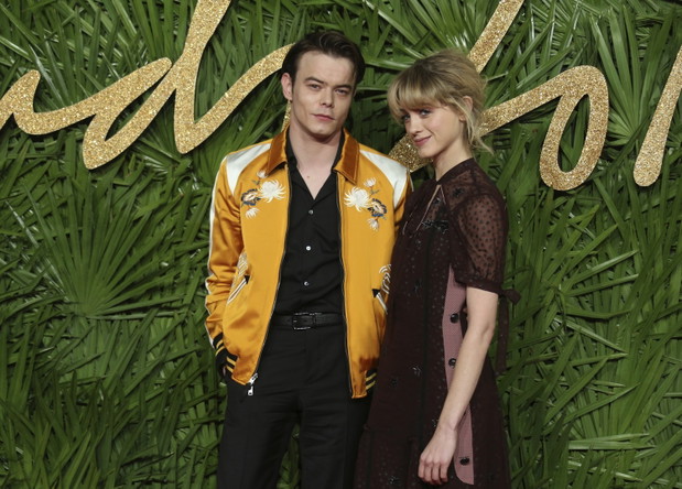 Natalia Dyer i Charlie Heaton pierwszy raz oficjalnie razem na gali fot. East News 2017