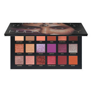 10. Huda Beauty: Desert Dusk Eyeshadow Palette (279 zł)