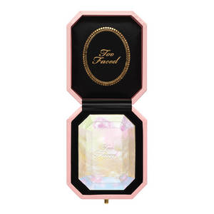 5. Too Faced: Diamond Light Highlighter (169 zł)