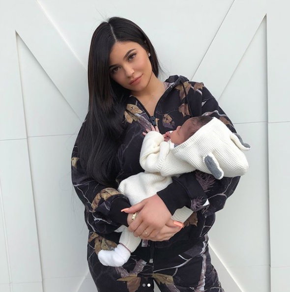 Kylie Jenner odpowiada na najważniejsze pytania dotyczące ciąży, jakie chcielibyście jej zadać