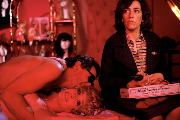 Czym ja sobie na to zasłużyłam, reż. Pedro Almodovar, 1984 r.