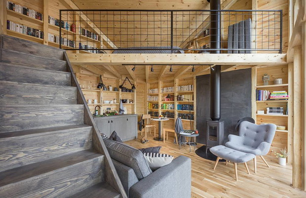 Bookworm Cabin we wsi Adelin