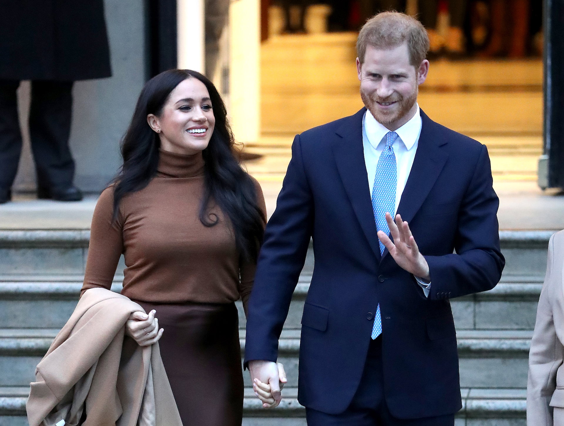Meghan Markle i książę Harry opuszczają brytyjski dwór! Para rezygnuje z obowiązków rodziny królewskiej i wyprowadza się z Wielkiej Brytanii.
