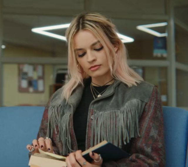 Książki, które przeczytała Maeve Wiley z „Sex Education” i wy też powinniście