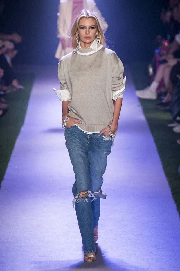 Jeansy z dziurami, Brandon Maxwell, wiosna-lato 2020