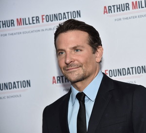 Bradley Cooper wyreżyseruje kolejny film i zagra w nim główną rolę!