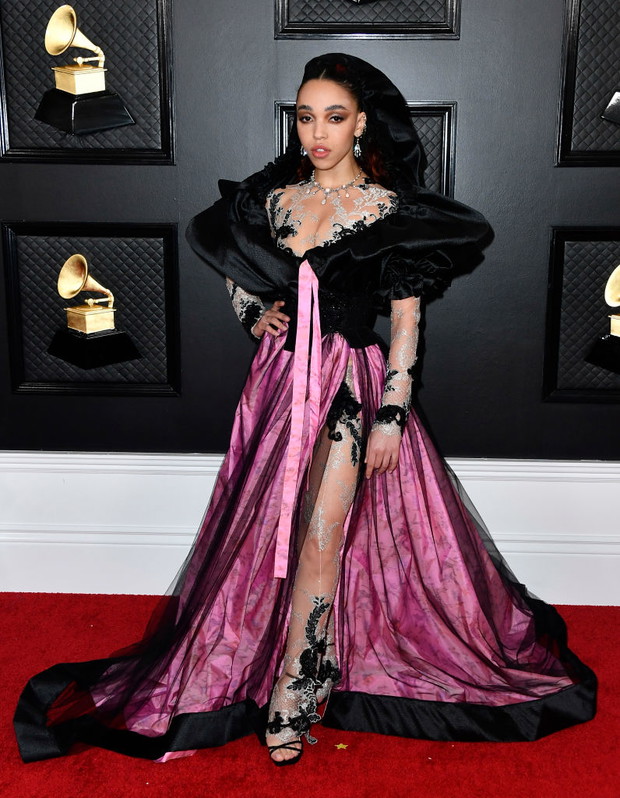 Grammy Awards 2020: Stylizacje gwiazd / FKA Twigs