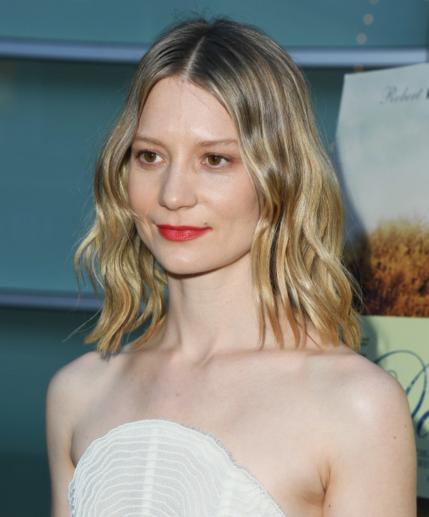 Mia Wasikowska