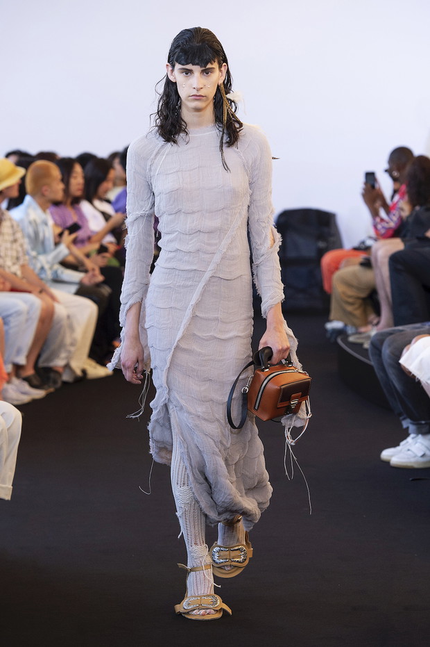 Trendy wiosna-lato 2020: Dzianinowe sukienki / Acne Studios