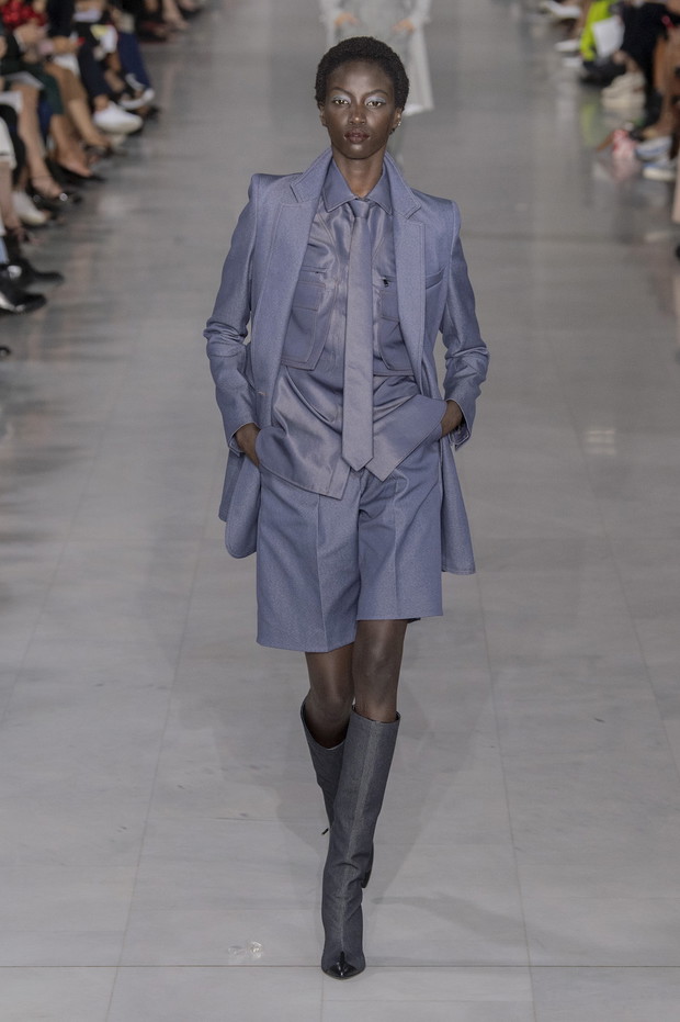 Trendy wiosna-lato 2020: Garnitury, pastele i bermudy / Max Mara