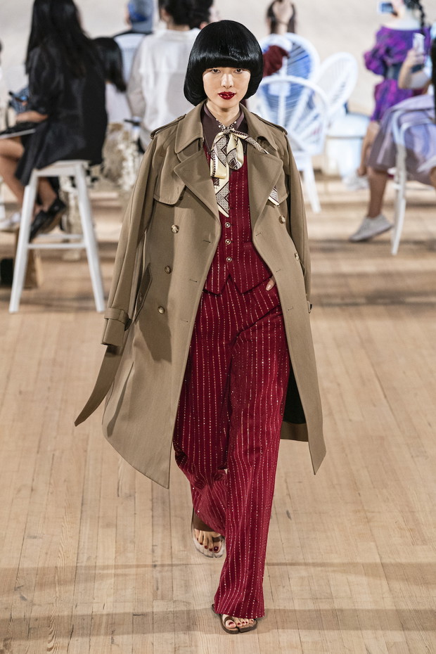 Trendy wiosna-lato 2020: Garnitury z kamizelką (i trencz) / Marc Jacobs