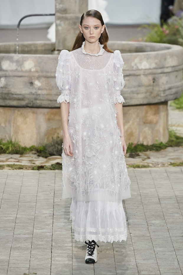 Trendy wiosna-lato 2020: Koronki i falbany / Chanel
