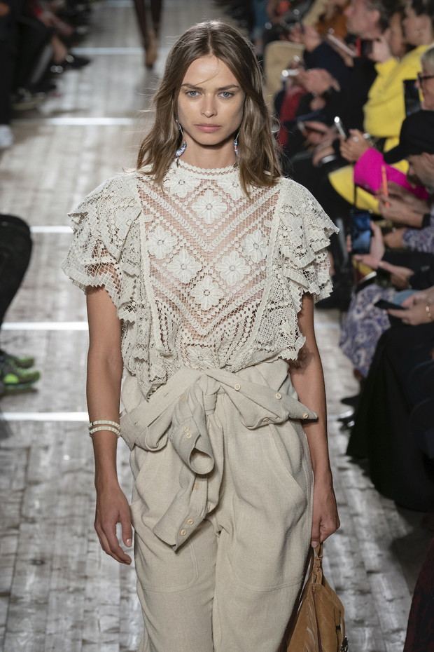 Trendy wiosna-lato 2020: Koronki / Celine