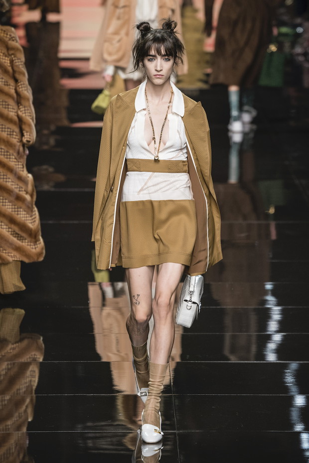Trendy wiosna-lato 2020: Szorty (i styl safari) / Fendi