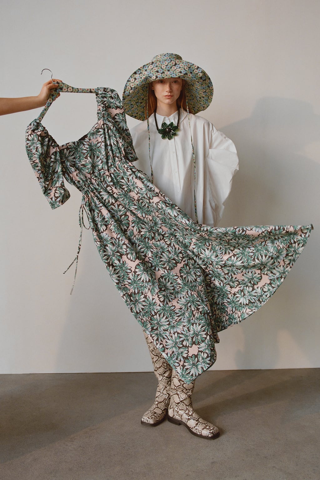 Trendy wiosna 2020: modne sukienki na nowy sezon. Oto najpiękniejsze modele z sieciówek [Zara, Mohito, H&M]