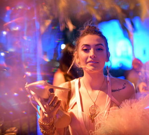 Oscary 2020: Gwiazdy na after party Vanity Fair, najgorętszej imprezie oscarowej nocy / Paris Hilton