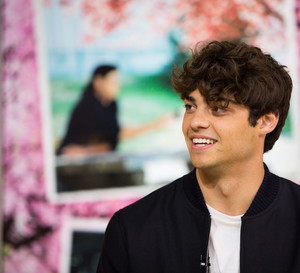 Noah Centineo zdobył się na szczere wyznanie. Aktor był uzależniony od narkotyków