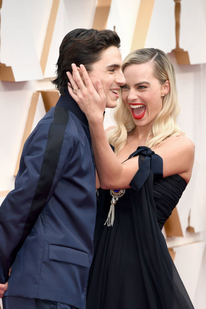 Oscary 2020: TimoOscary 2020: Timothée Chalamet złamał zasady obowiązującego dress code'u