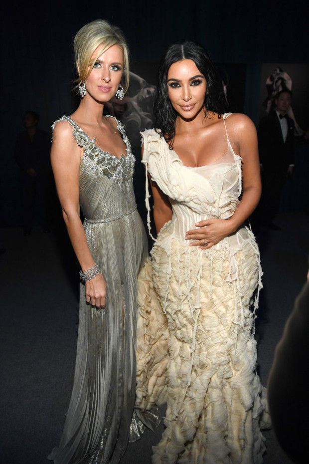 Oscary 2020: After party Vanity Fair / Kim Kardashian i Nicky Hilton