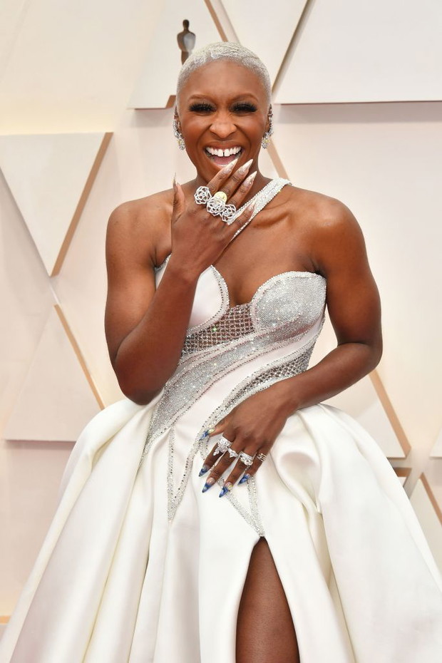 Oscary 2020: Kreacje gwiazd / Cynthia Erivo w sukni Versace