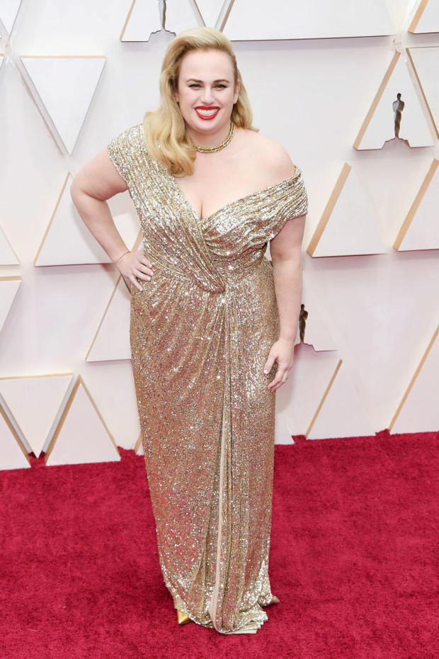 Oscary 2020: Kreacje gwiazd / Rebel Wilson