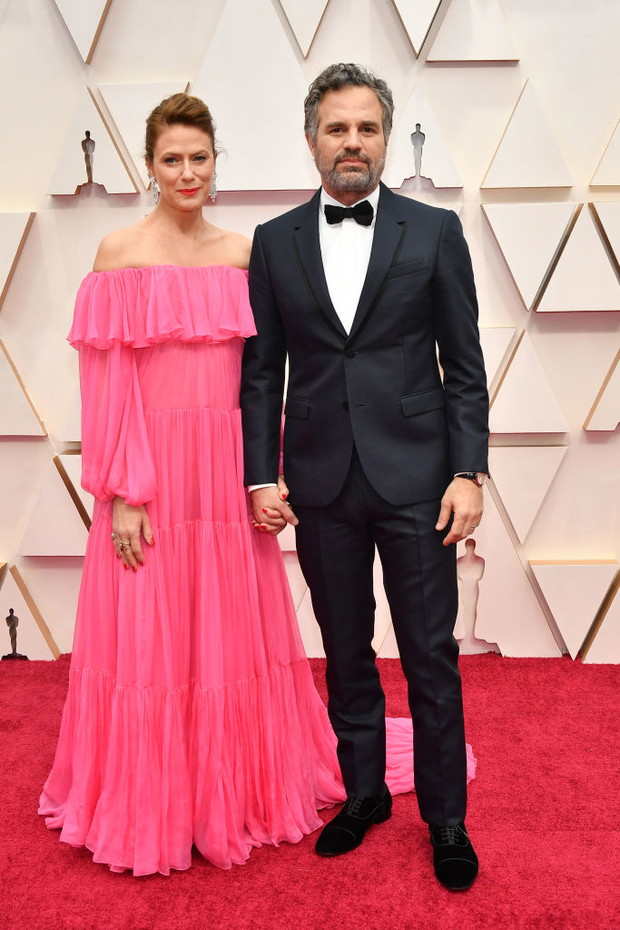 Oscary 2020: Kreacje gwiazd / Sunrise Coigney i Mark Ruffalo w Christian Louboutin