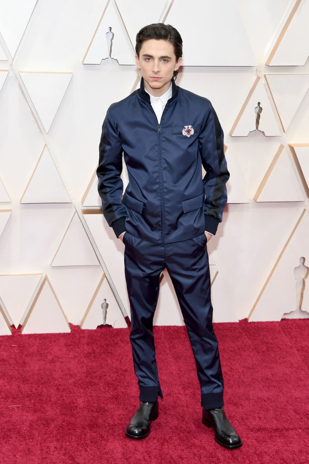 Oscary 2020: Kreacje gwiazd / Timothée Chalamet w zestawie od Prady