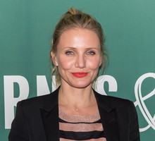 Cameron Diaz Signs Copies Of Her New Book "The Longevity Book: The Science of Aging, the Biology of Strength, and the Privilege of Time"