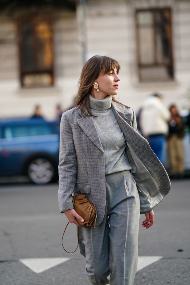 Torebka The Pouch Bottega Veneta na ulicach stolic mody