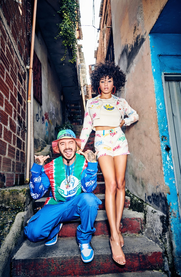Zobaczcie projekty z kolekcji „GUESS x J Balvin Colores”