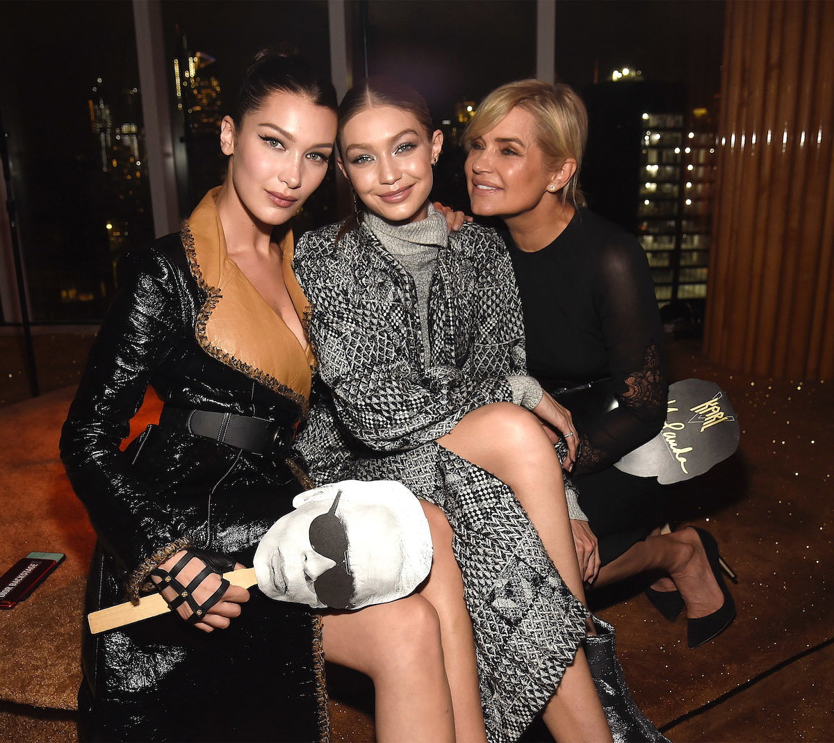 Mama Belli i Gigi, Yolanda Hadid, pojawiła wybiegu! Na pokazie Off-White podczas paryskiego tygodnia mody