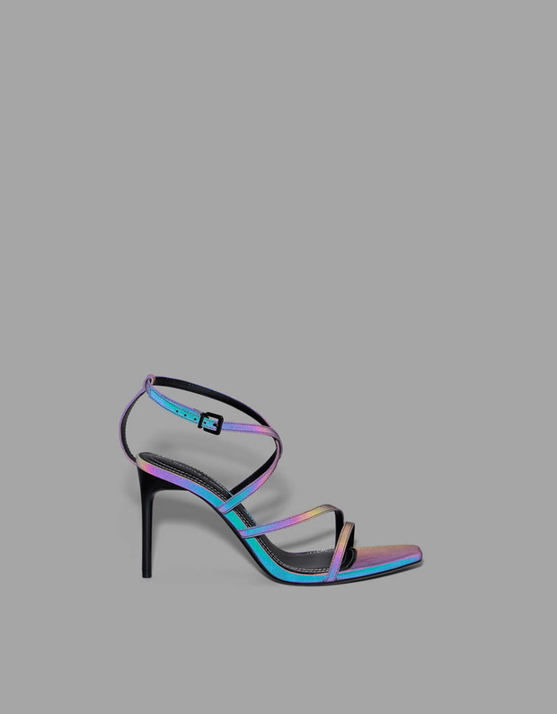Buty na wiosnę Bershka, 99,90 zł