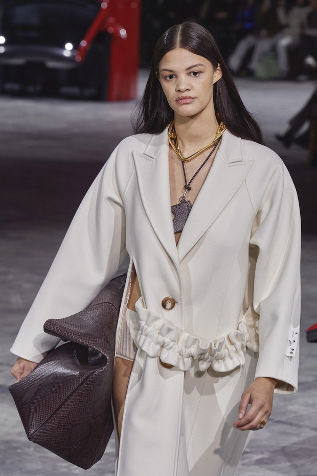 Pokaz kolekcji Off-White na jesień-zimę 2020/21.