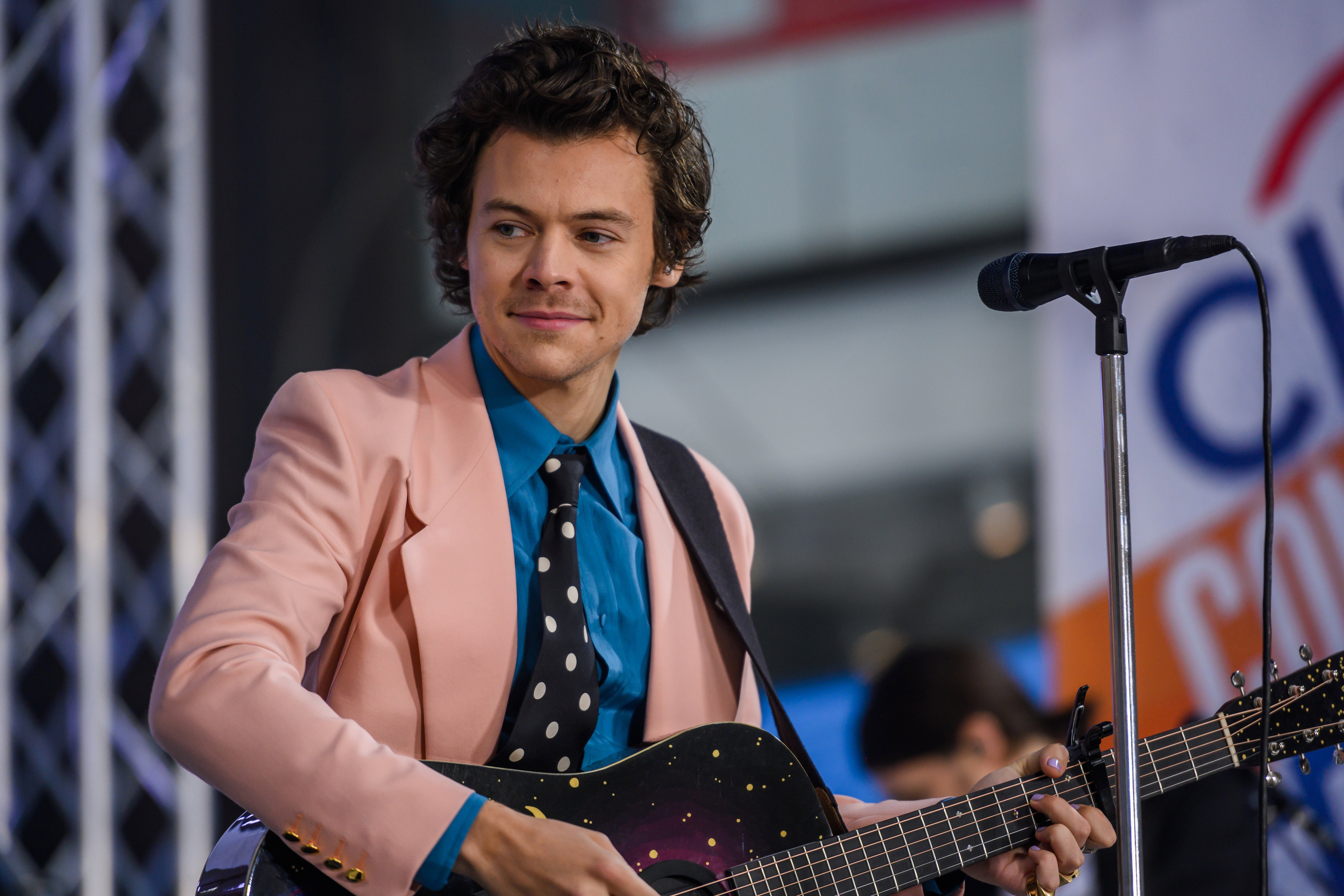 Harry Styles założył własną markę kosmetyczną. Wiemy, co znajdzie się w ofercie Pleasing