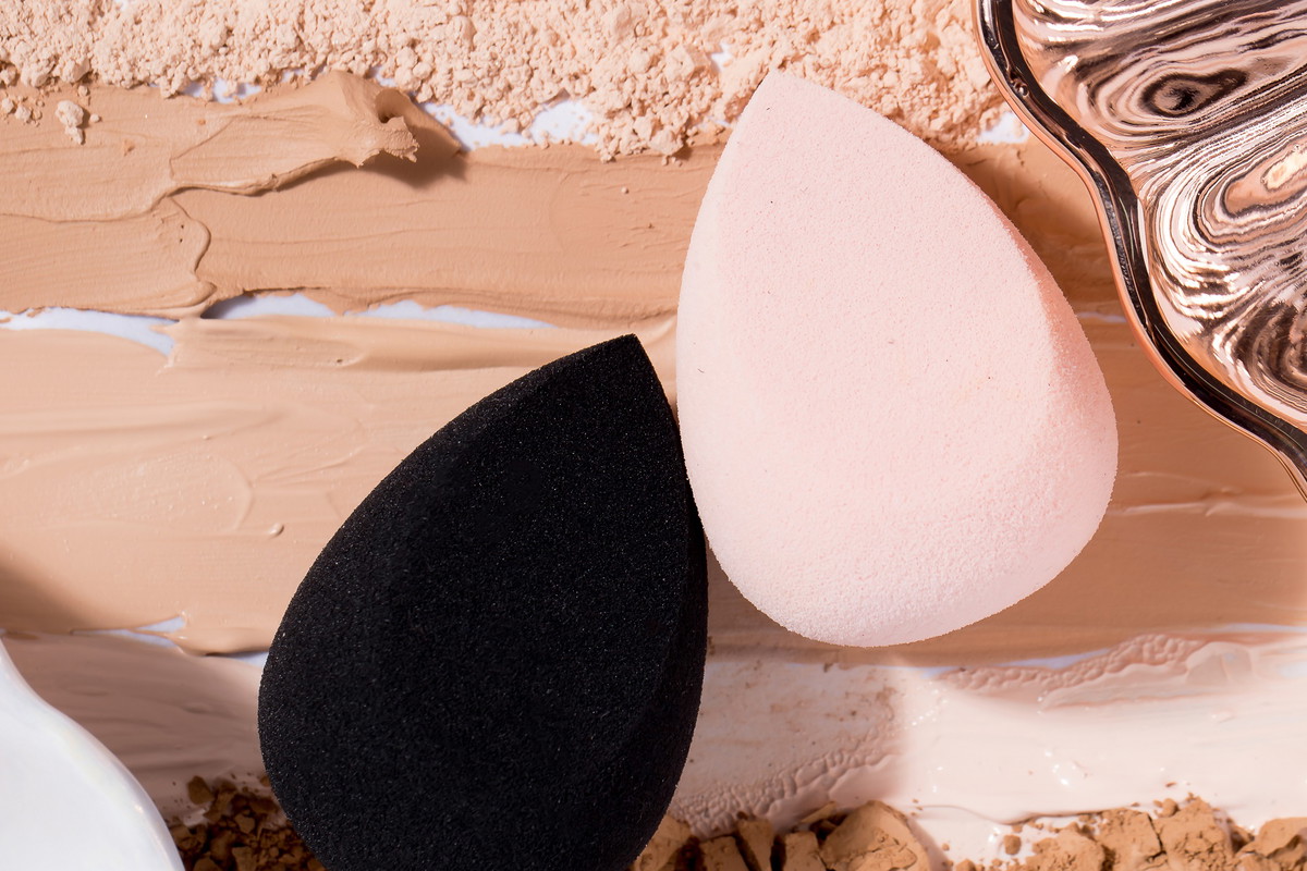 Użytkowniczki TikToka radzą, by zamrozić beauty blender – efekty zaskakują!