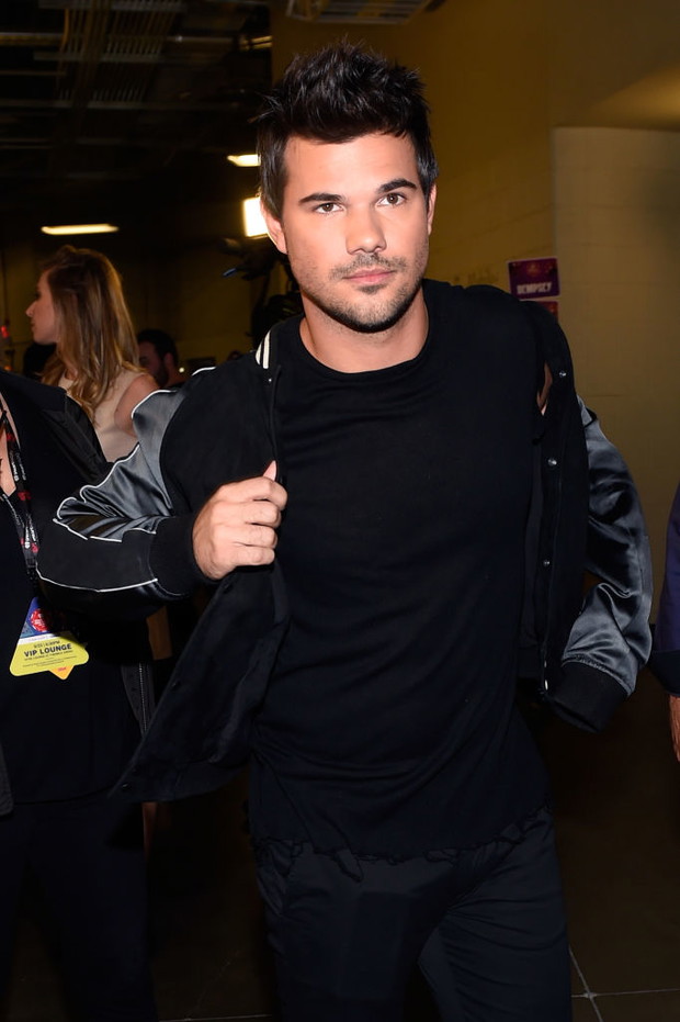 Taulor Lautner.