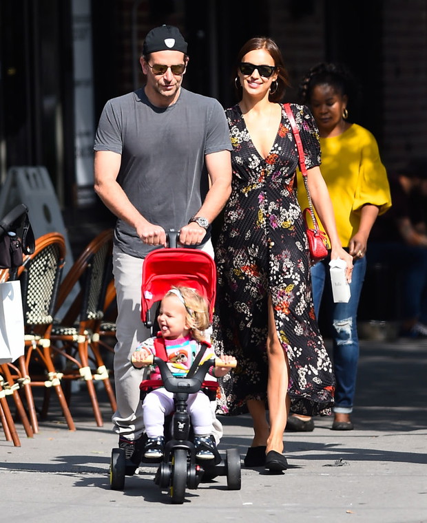 Bradley Cooper i Irina Shayk z małą Leą de Seine.