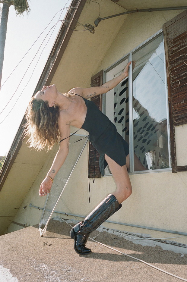 Erin Wasson w nowej kampanii The Odder Side