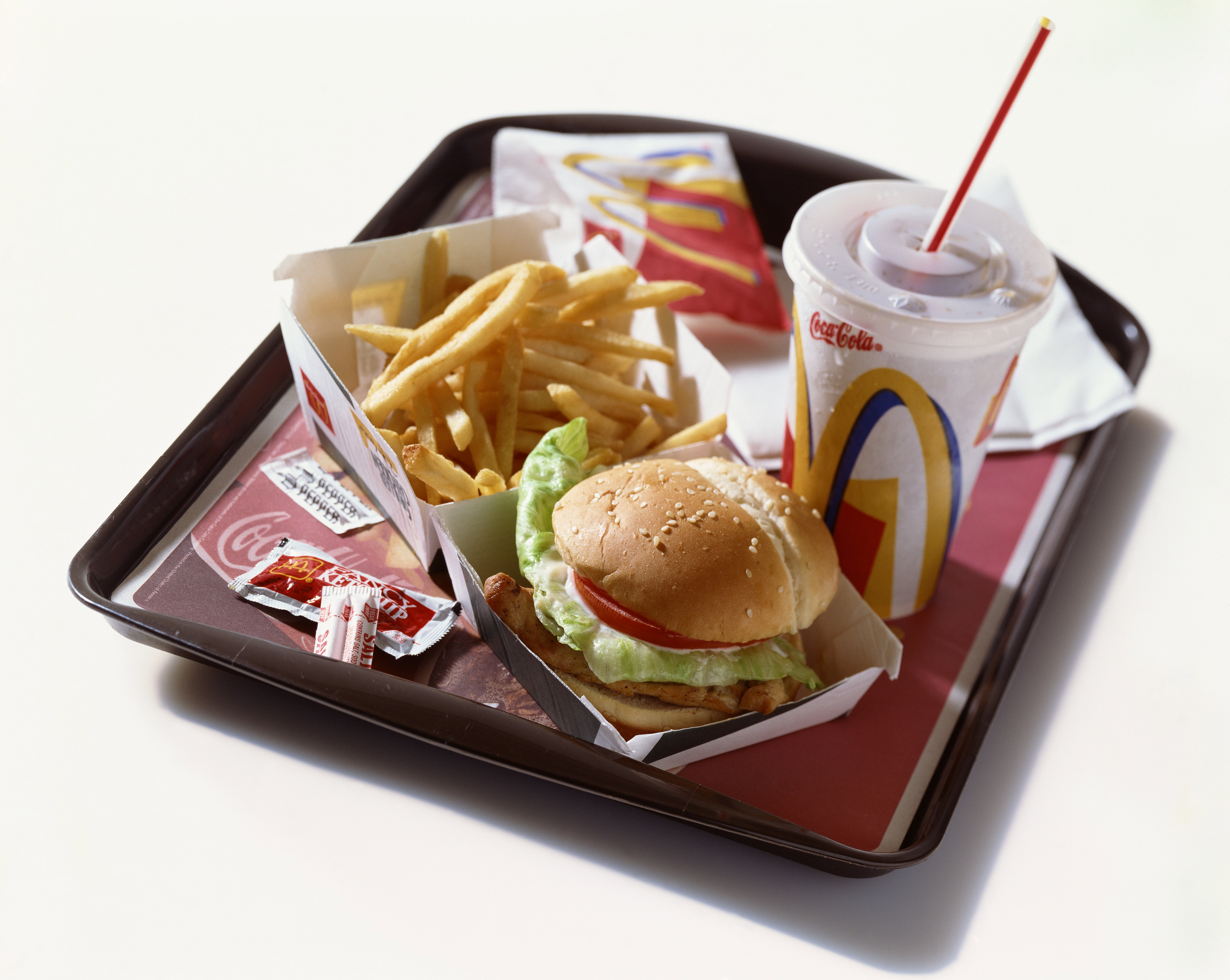 mc-donalds-rezygnuje-z-plastikowych-slomek
