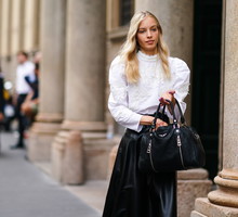 Jak się ubrać do teatru: czy obowiązuje elegancki dress code?