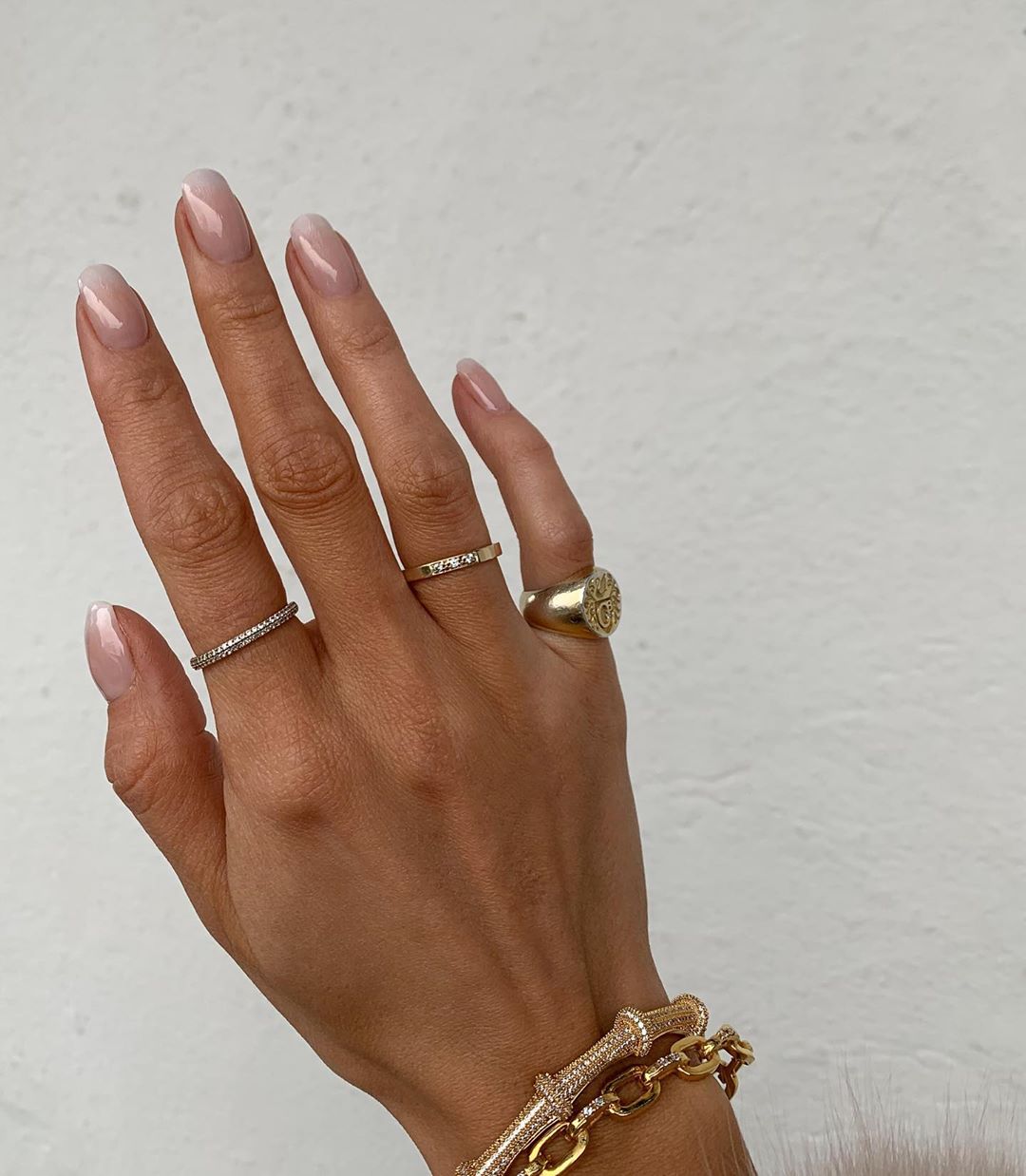 Modne paznokcie 2020: Detox manicure, czyli nowy trend w stylizacji paznokci. Pokochają go minimalistki i nie tylko