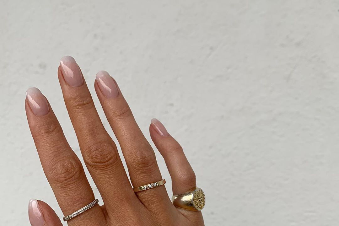 Modne paznokcie 2020: Detox manicure, czyli nowy trend w stylizacji paznokci. Pokochają go minimalistki i nie tylko