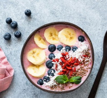 Smoothie bowl – 4 przepisy na zdrowe i odchudzające śniadanie