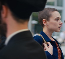 „Unorthodox” to nowy serial Netflixa, którego nie będziecie mogli zapomnieć. Powstał na podstawie poruszającej książki